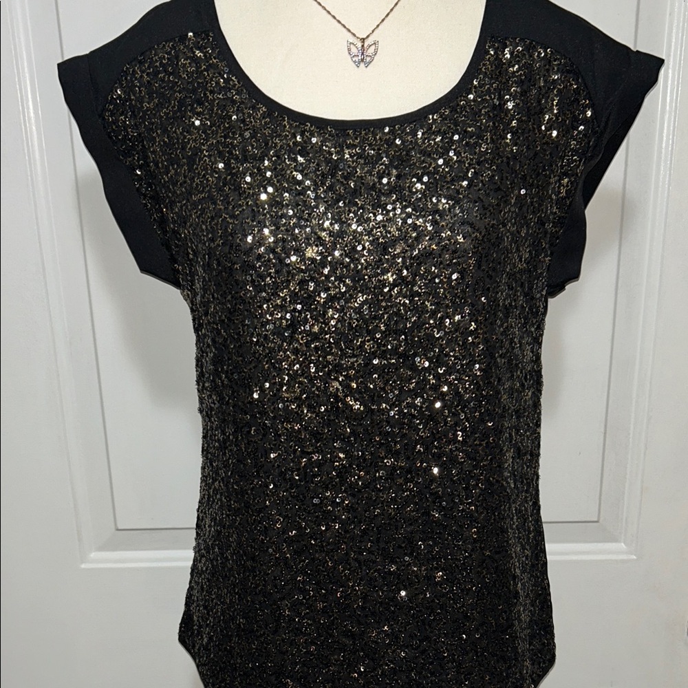 🦋Express Black and Gold Sequin Blouse 5/25$